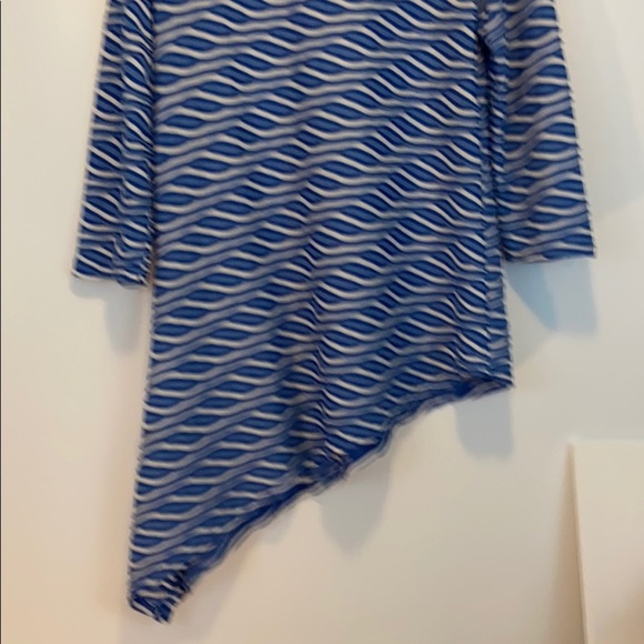 Cable and Gauge Women’s Blue and White High and Low Top Blouse Size L - Picture 6 of 8